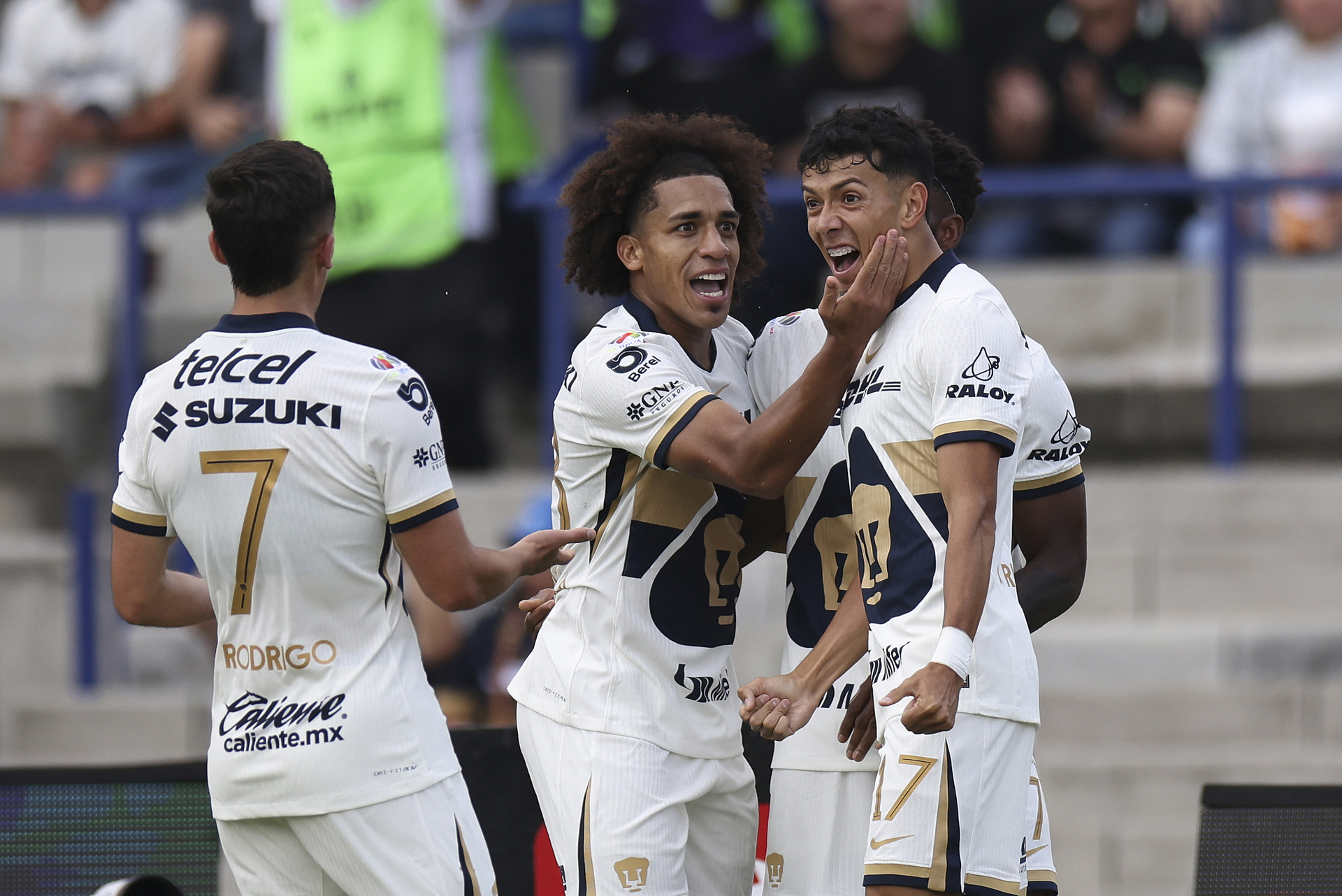 Pumas comenzó dando una exhibición de calidad, y parecía que podía poner el marcador a su favor.