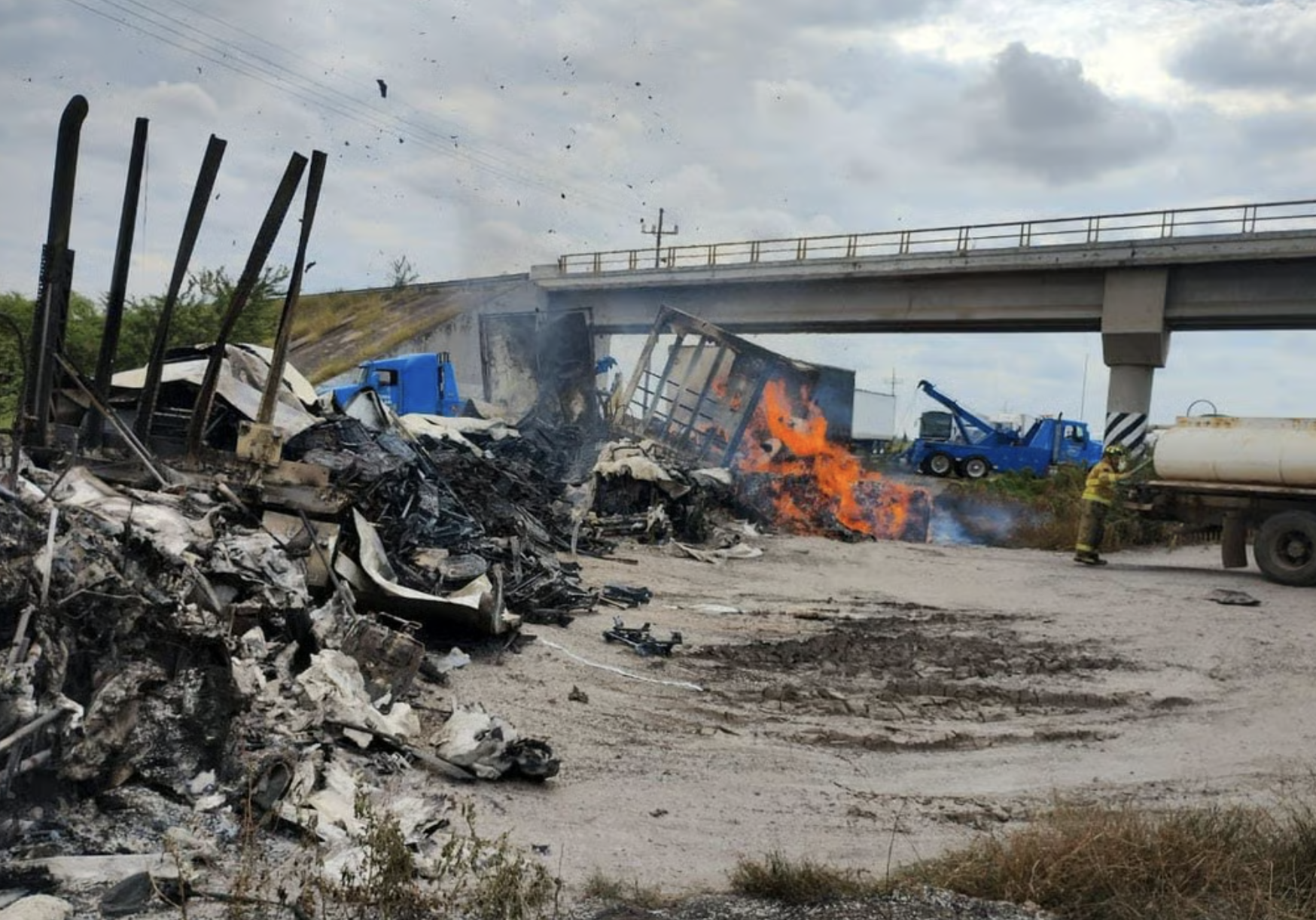Continúa la violencia en Sinaloa, ahora en otras ciudades. 
