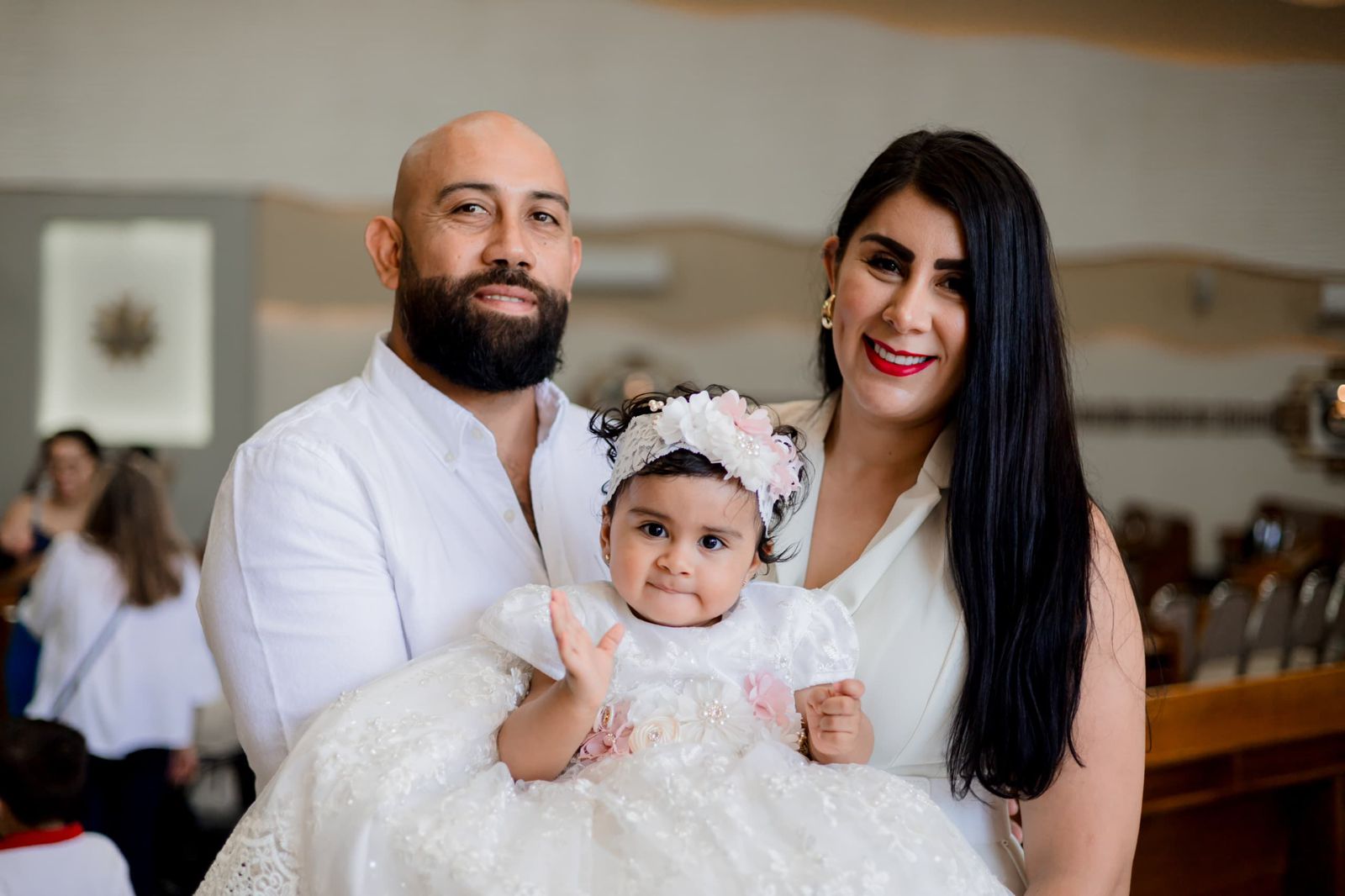 Gretel recibe el bautismo y celebra primer cumpleaños
