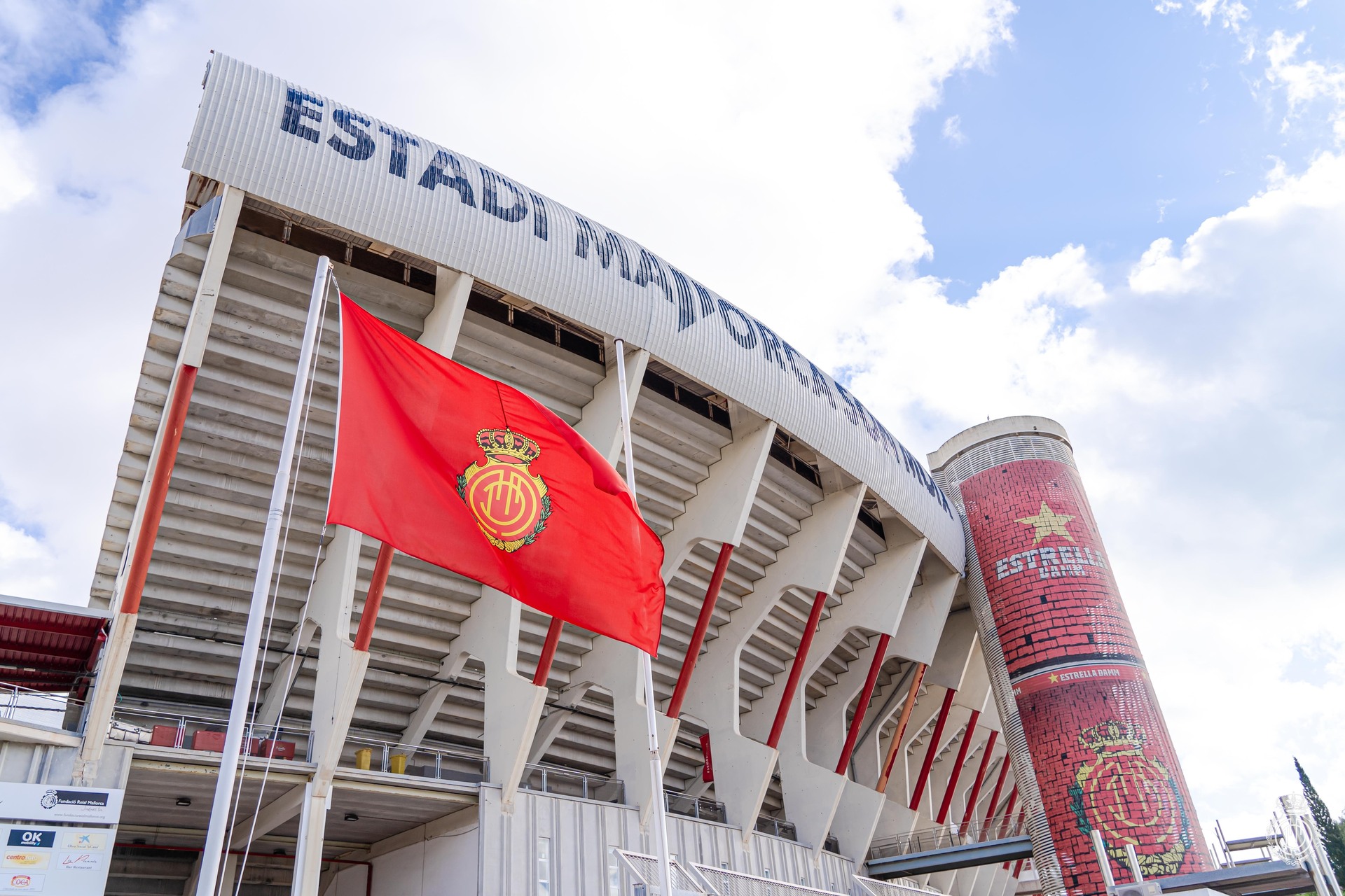 El imponente Estadi Mallorca Son Moix será escenario del debut del FC Barcelona en la actual temporada.