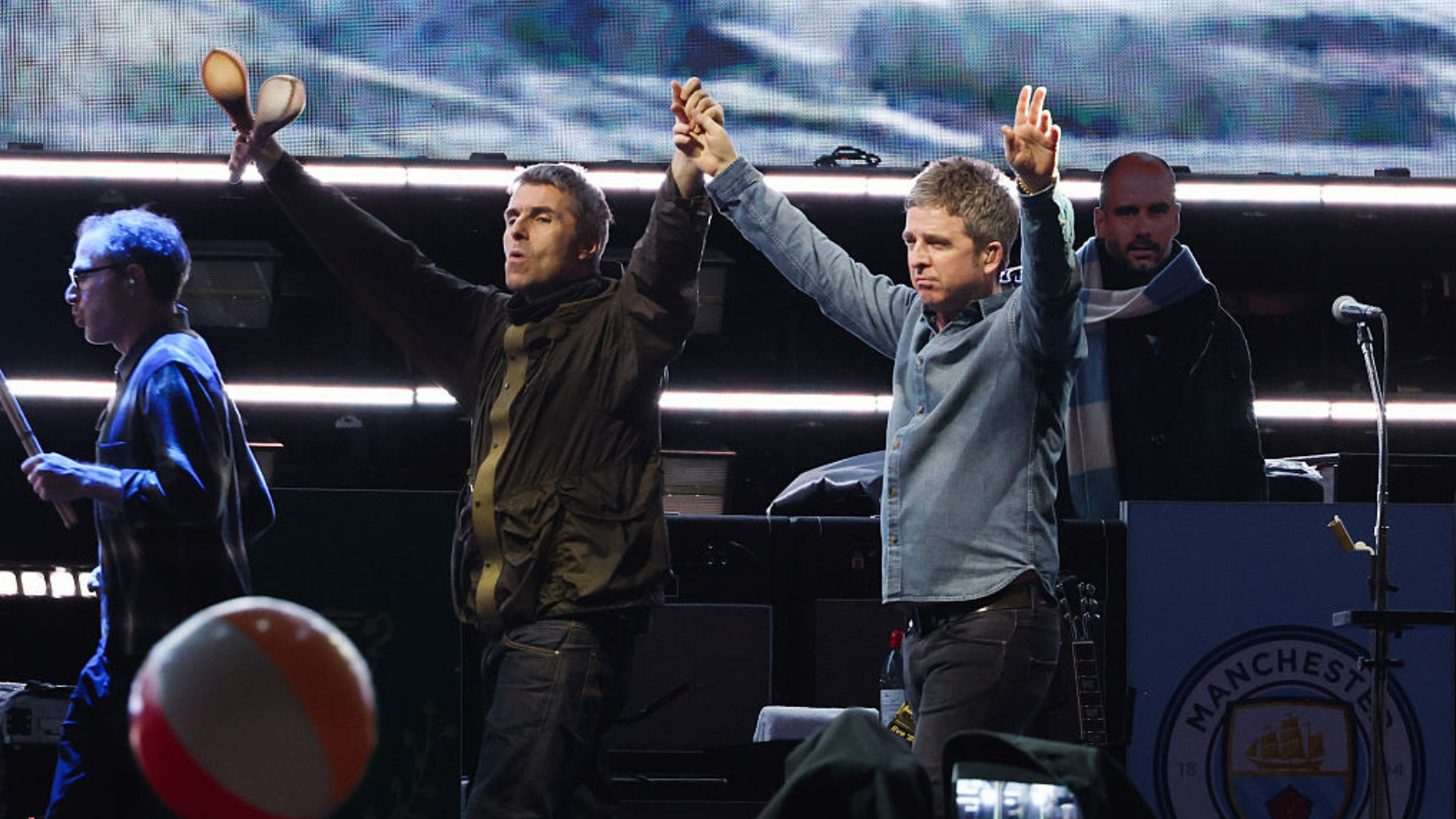 Los hermanos Gallagher demostraron que, pese a su pausa de 16 años, siguen vigentes en América.