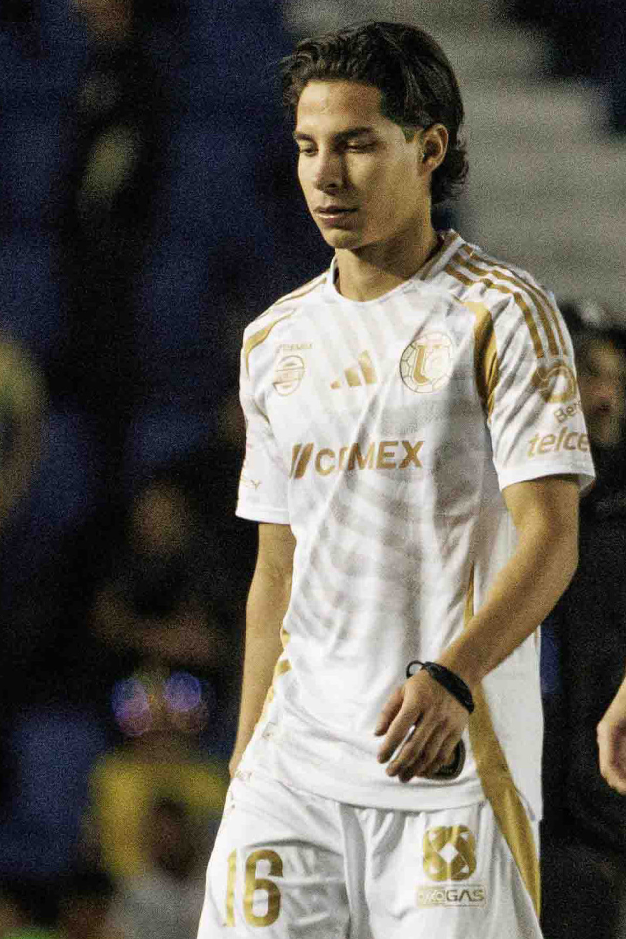 Ausente. Diego Lainez no ha podido ser parte de las competencias oficiales en este año.