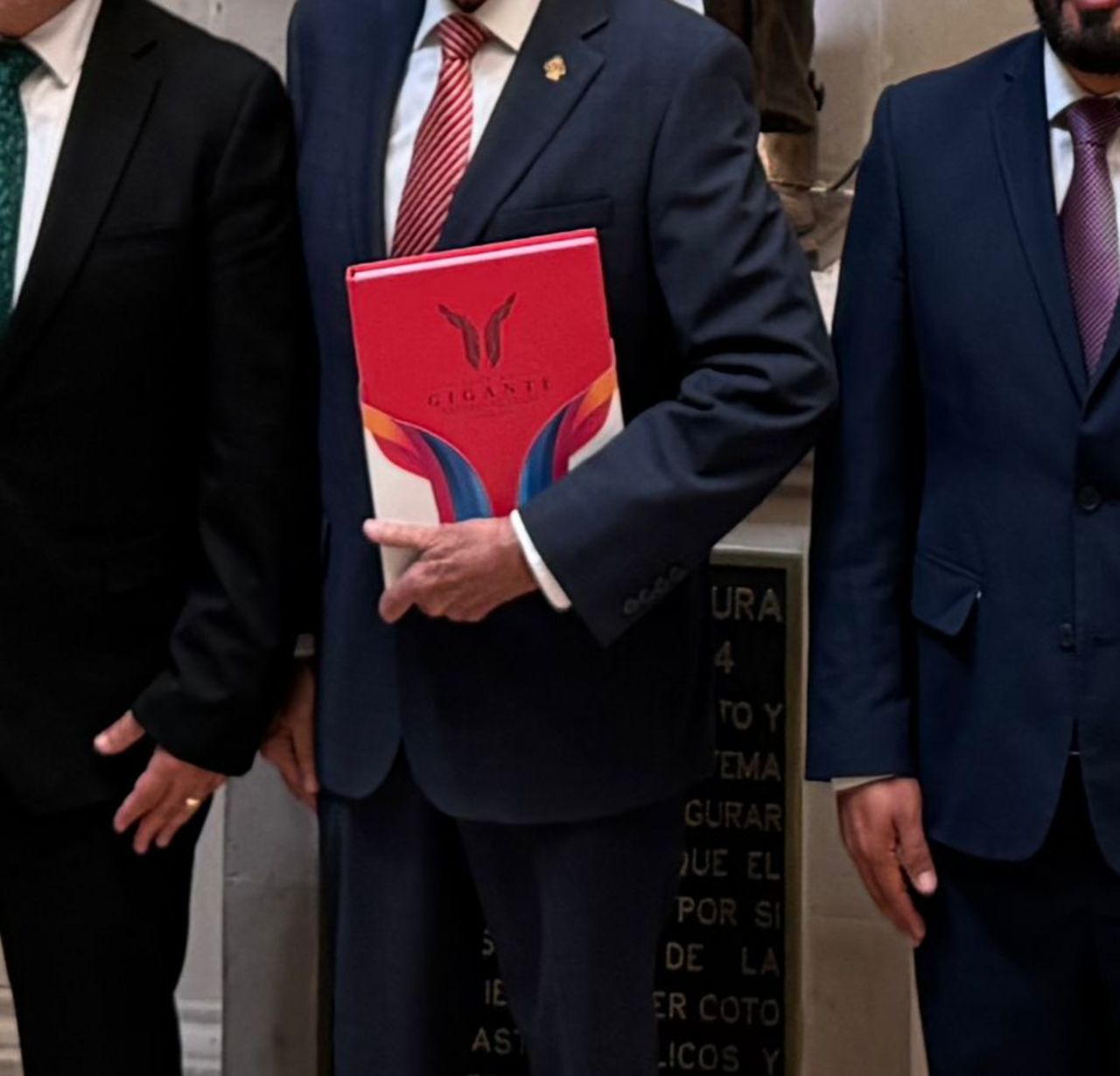 Protocolo. Se entregó el tercer informe del Gobierno del Estado, al Congreso. 