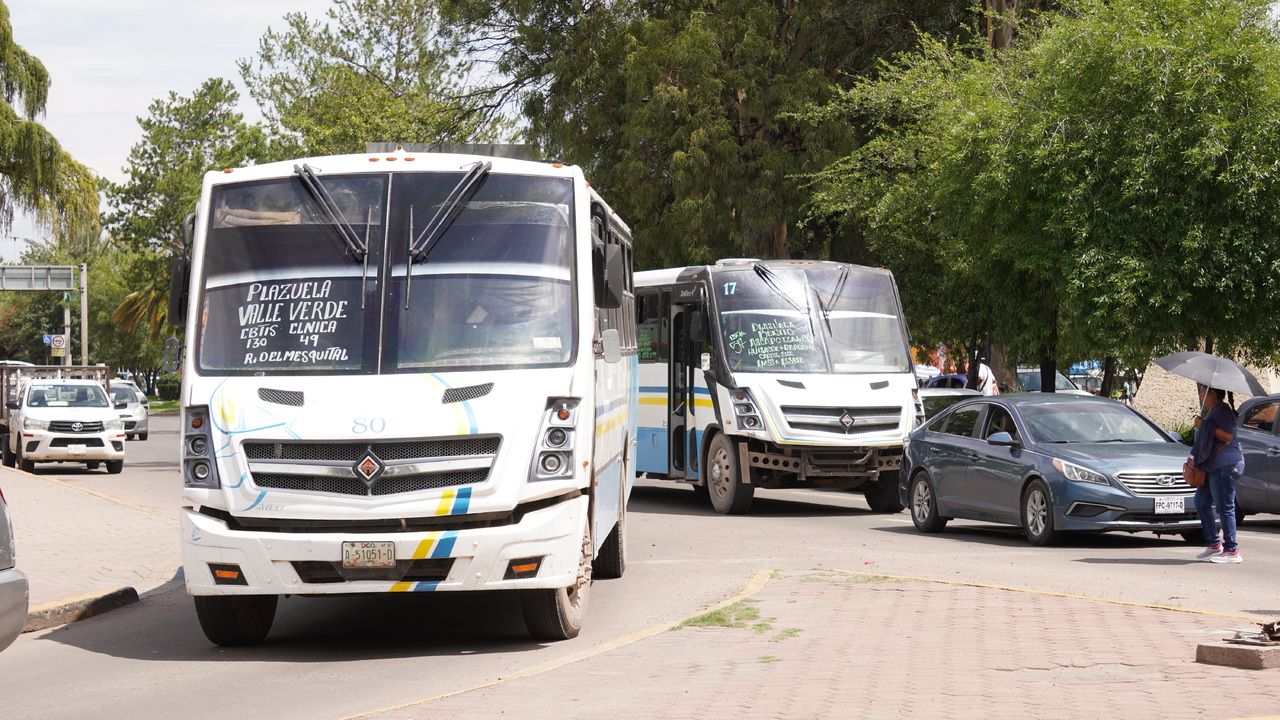 Rutas. Los testimonios coinciden en que el transporte público envejece, pero las decisiones administrativas no reflejan una estrategia.
