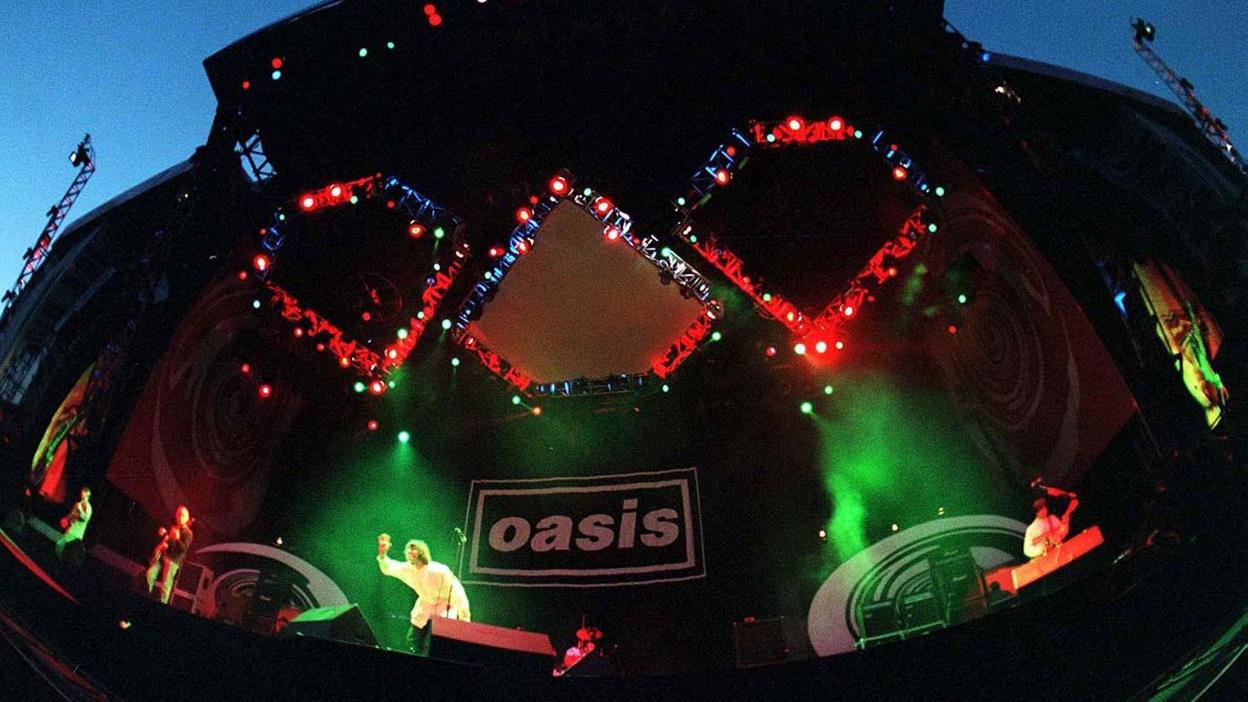 Con este disco, Oasis cruzó el umbral de generacional a inmortal, entrando en el podio de las mejores bandas de toda la historia.