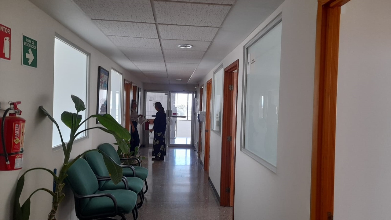Acuden. Son personas adultos mayores quienes se sienten acosadas por cobros de deudas de familiares o inquilinos y que afectan su salud.