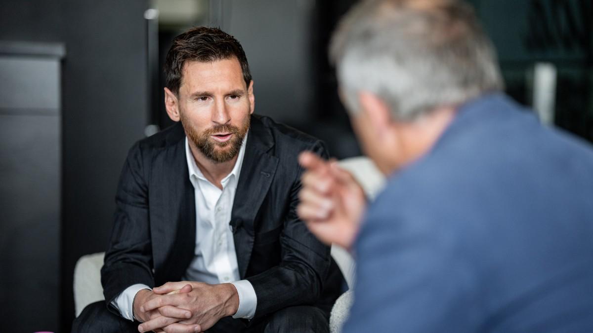 Así se dejó ver Messi en esta reciente entrevista.