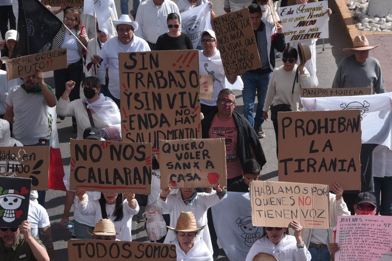 Causa. Muchos simpatizantes del Movimiento del Sombrero participaron en la primera marcha del sábado.