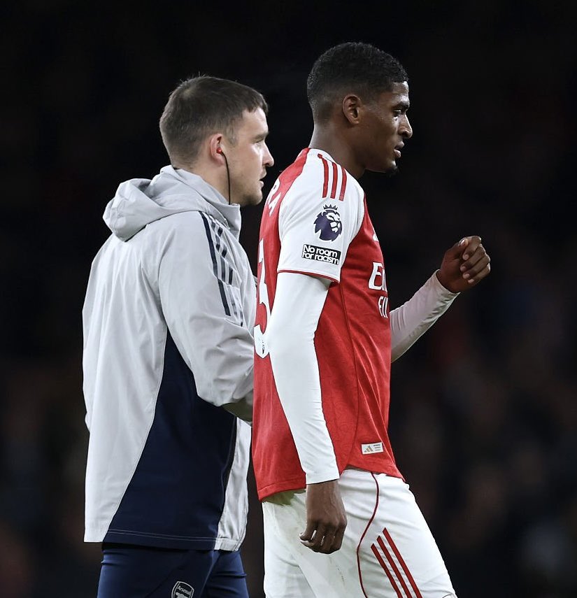 Mosquera se une a la lista de lesionados del Arsenal, donde también aparecen nombres como William Saliba, Leandro Trossard, Gabriel Magalhães y Kai Havertz.