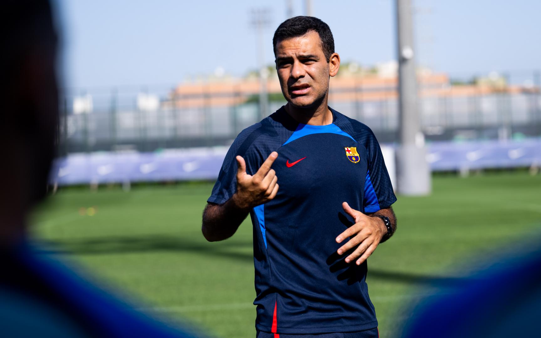 El ‘Káiser’ complementa su labor con Aguirre con la experiencia de haber conducido al Barça Athletic con relativo éxito.