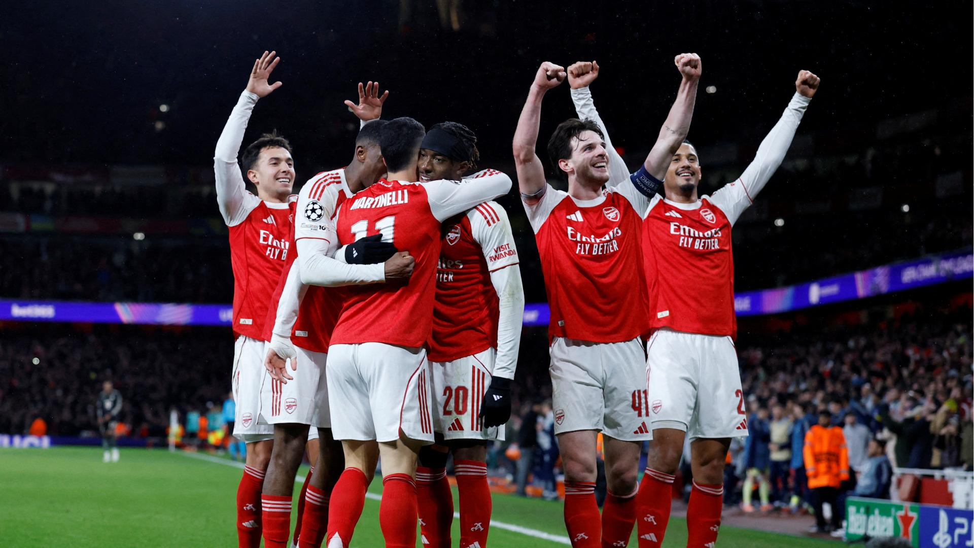 El Arsenal lidera con 20 goles en siete partidos y un promedio demoledor de 2.86 por encuentro, cifras que lo sostienen en la cima del torneo. 