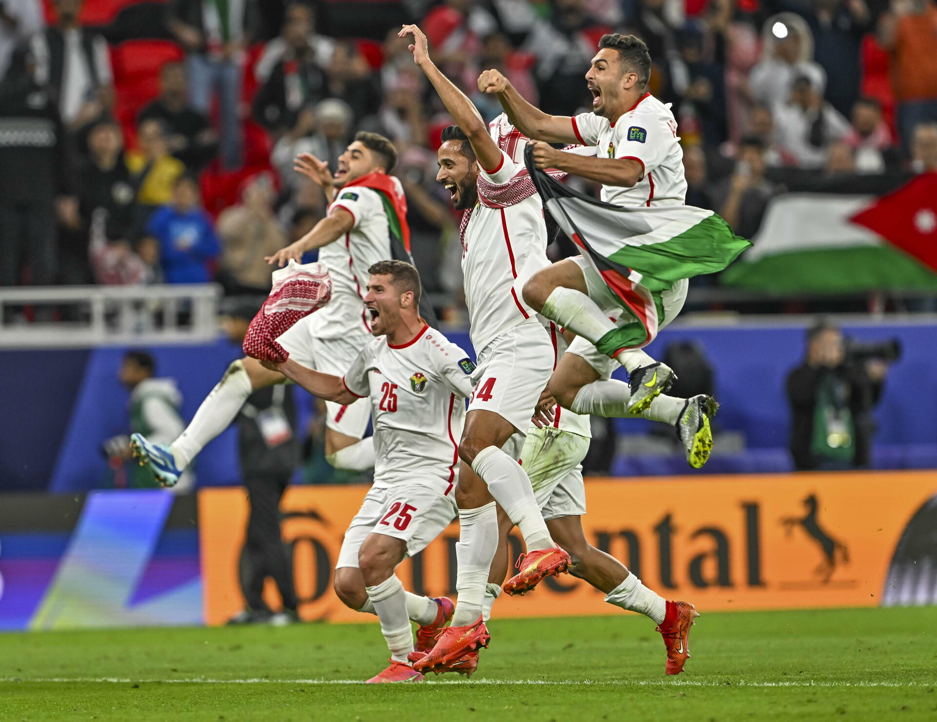 Aquel histórico zarpazo de Jordania sobre Corea del Sur permanece como una de las gestas más impactantes en la memoria reciente del futbol internacional. Foto: EFE