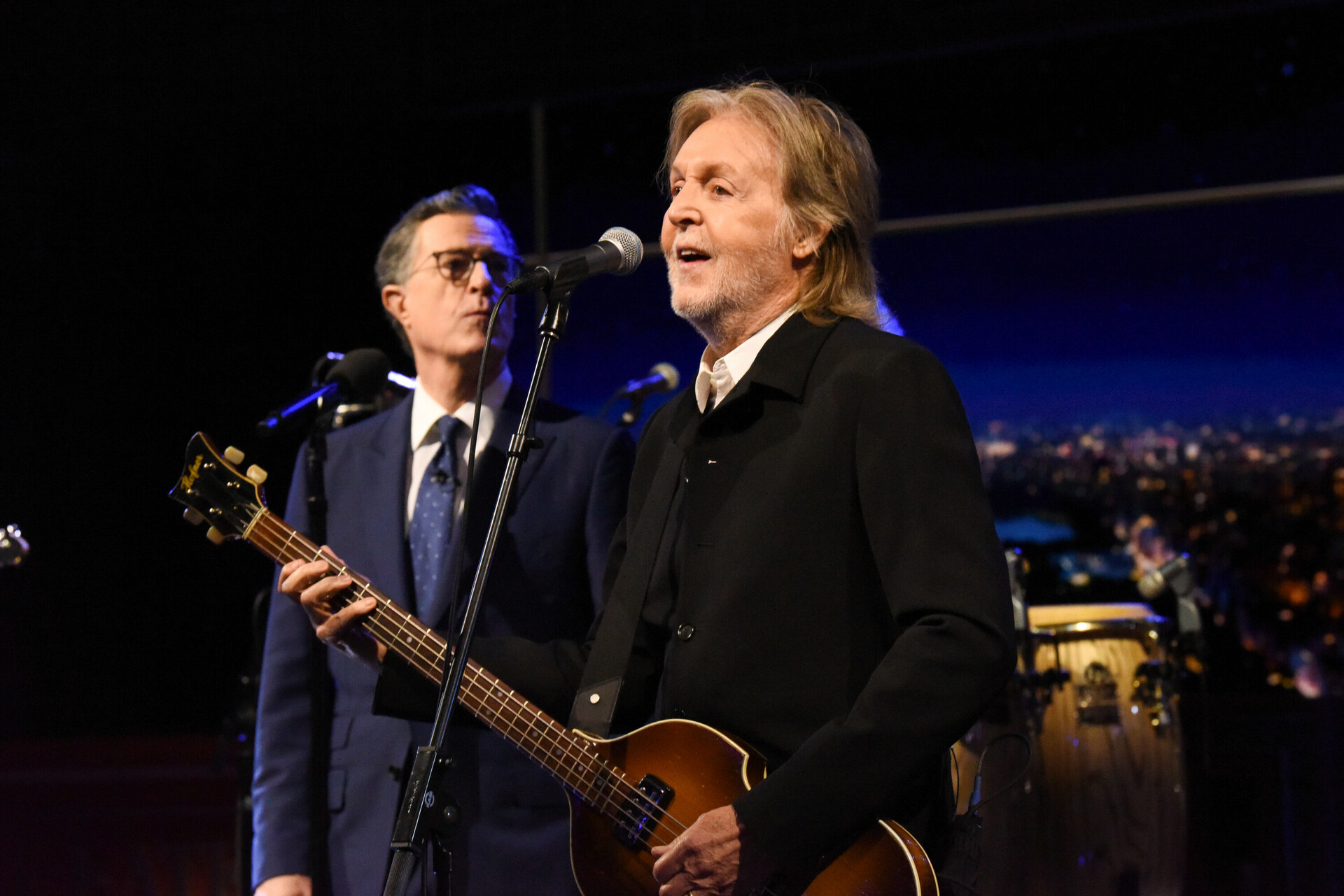 A sus 83 años, McCartney articula con lucidez una mirada retrospectiva: convierte su vida, su oficio y su madurez, personal y musical, en el eje emocional y narrativo del álbum. Foto: AP